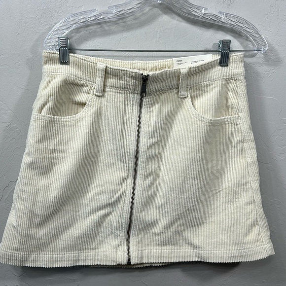 American Eagle super high-rise A- line corduroy skirt size 6. NWT. - Picture 1 of 13
